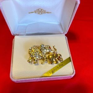 Vintage Elephant brooch
